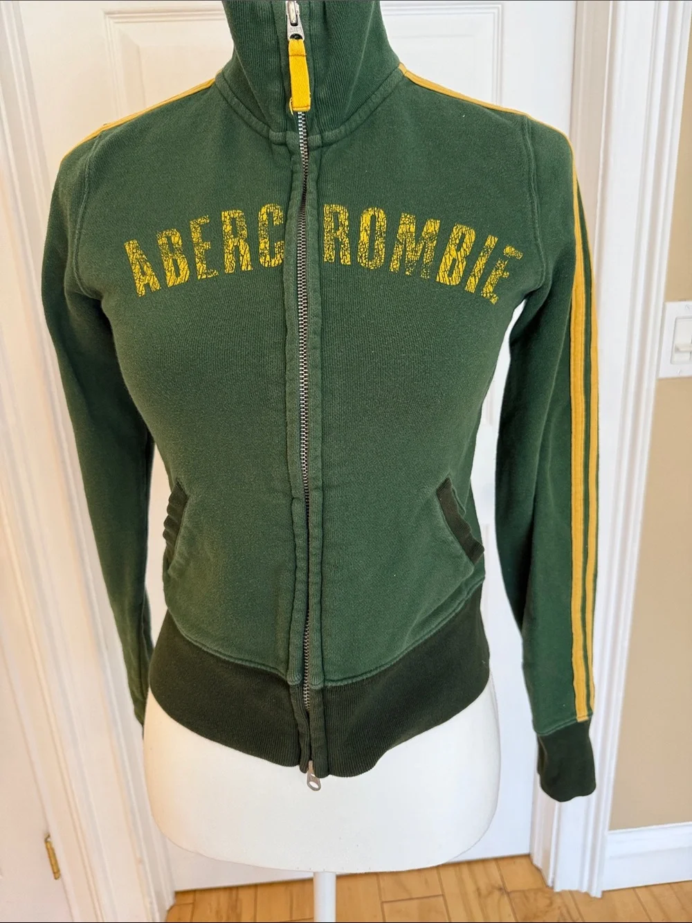 Abercrombie & Fitch Y2 K Green and Yellow Zip-Front Women's Sweater
